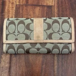 Coach wallet well loved but lots of life left